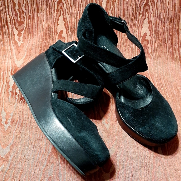 CORDANI CALZATURE DALLACE  Suede Button Wrapped Strap Heel Pump Size 37 Black - Picture 1 of 14